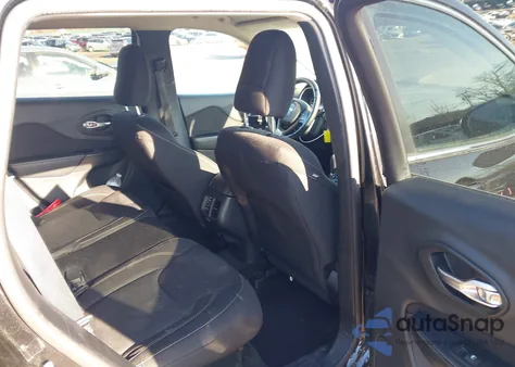 2016 Jeep Cherokee Latitude из США, поврежденный, VIN 1C4PJMCB6GW108856